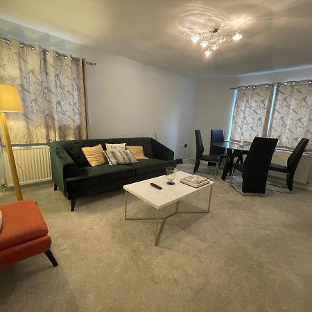2 Bedroom Apartment Near Southfields Londra Esterno foto