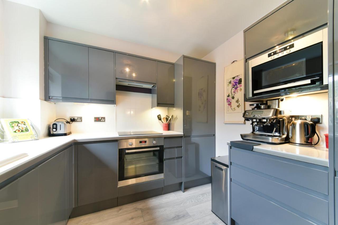 2 Bedroom Apartment Near Southfields Londra Esterno foto