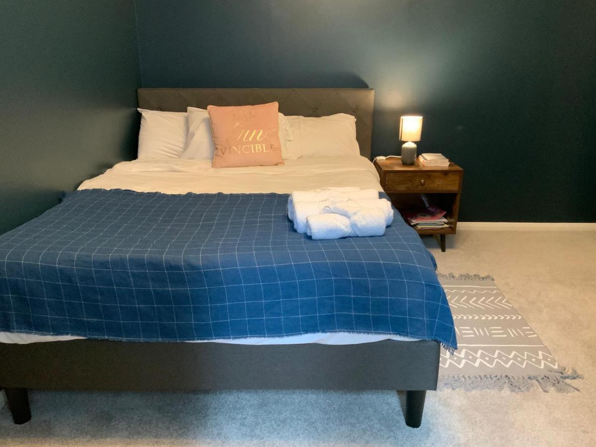 2 Bedroom Apartment Near Southfields Londra Esterno foto