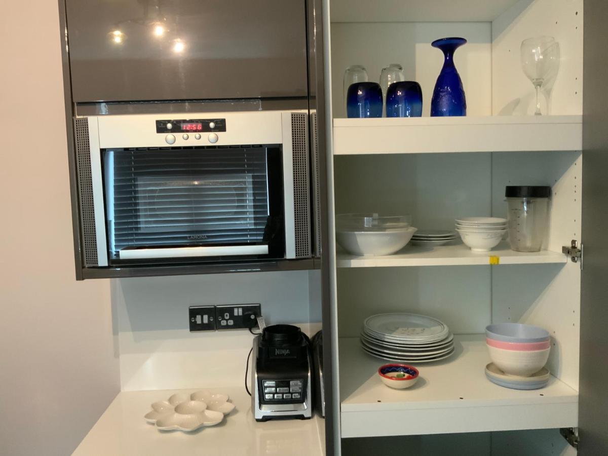 2 Bedroom Apartment Near Southfields Londra Esterno foto