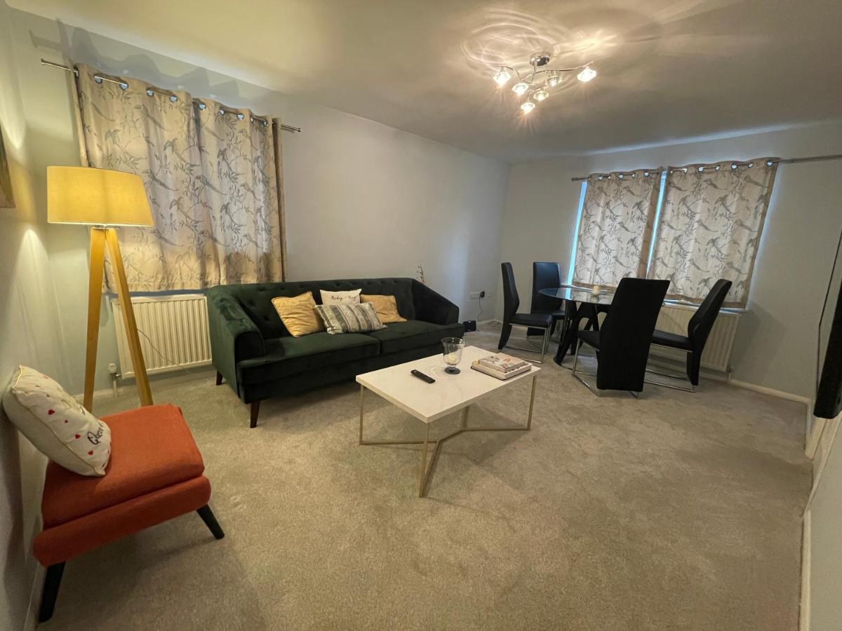 2 Bedroom Apartment Near Southfields Londra Esterno foto