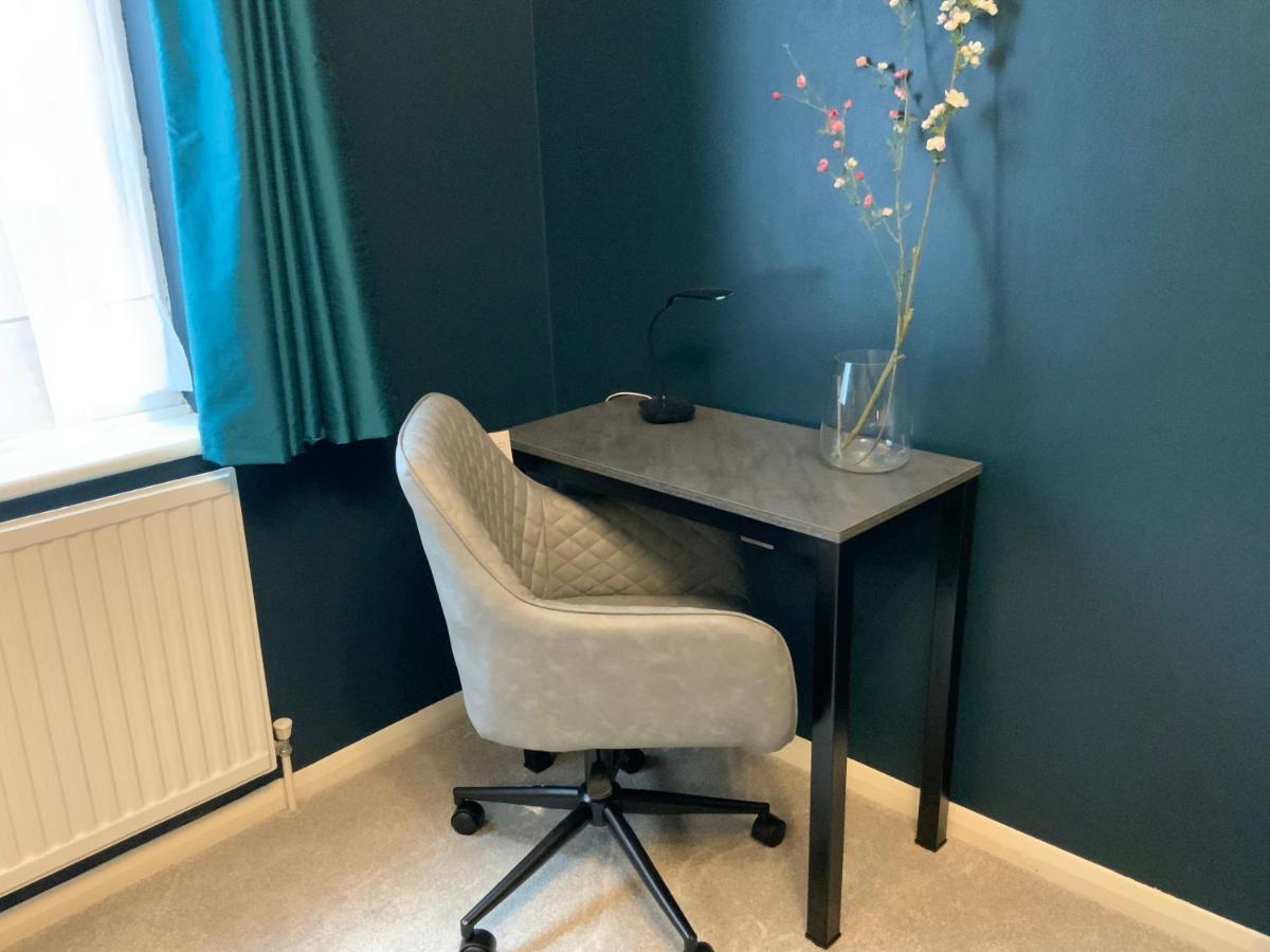 2 Bedroom Apartment Near Southfields Londra Esterno foto