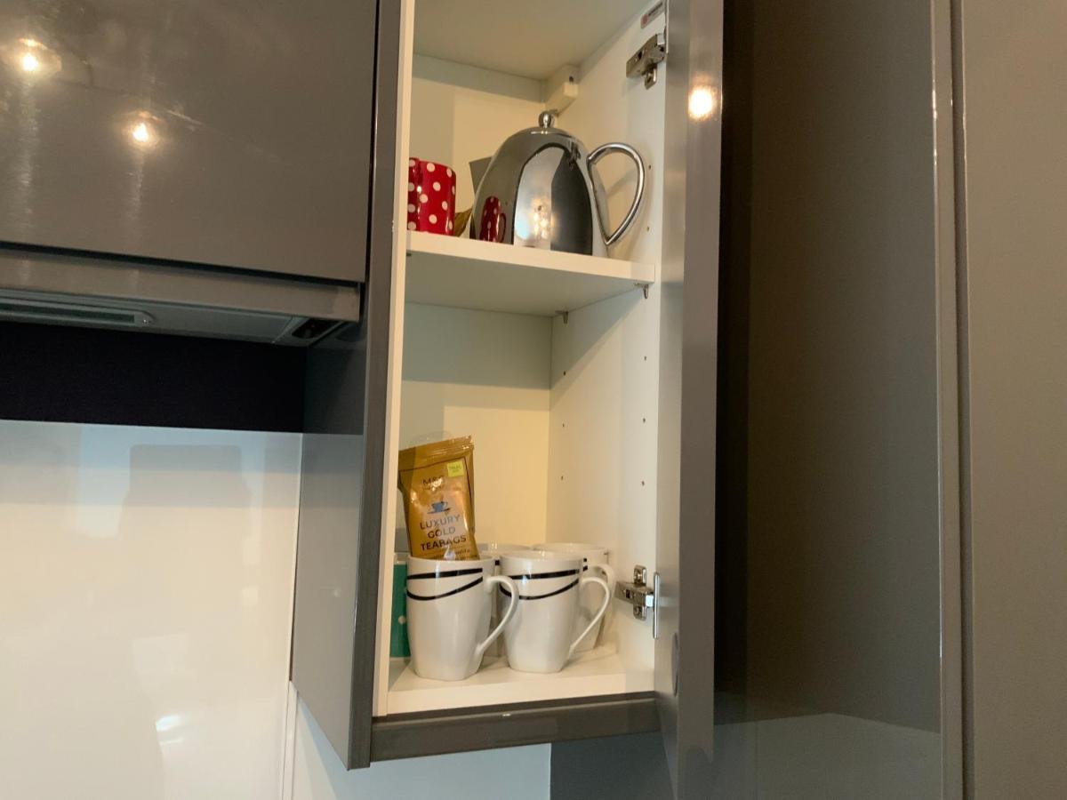 2 Bedroom Apartment Near Southfields Londra Esterno foto