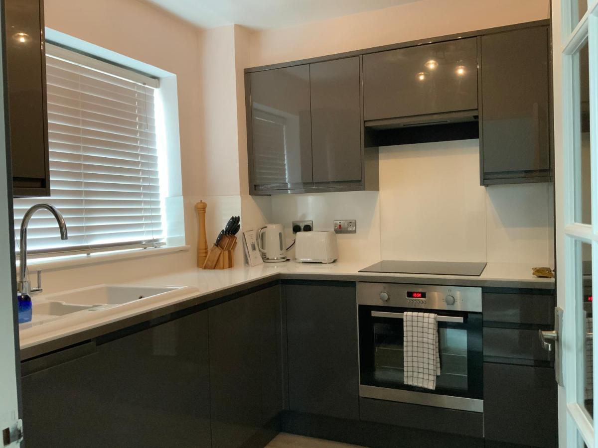 2 Bedroom Apartment Near Southfields Londra Esterno foto