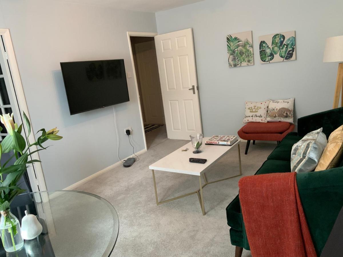 2 Bedroom Apartment Near Southfields Londra Esterno foto